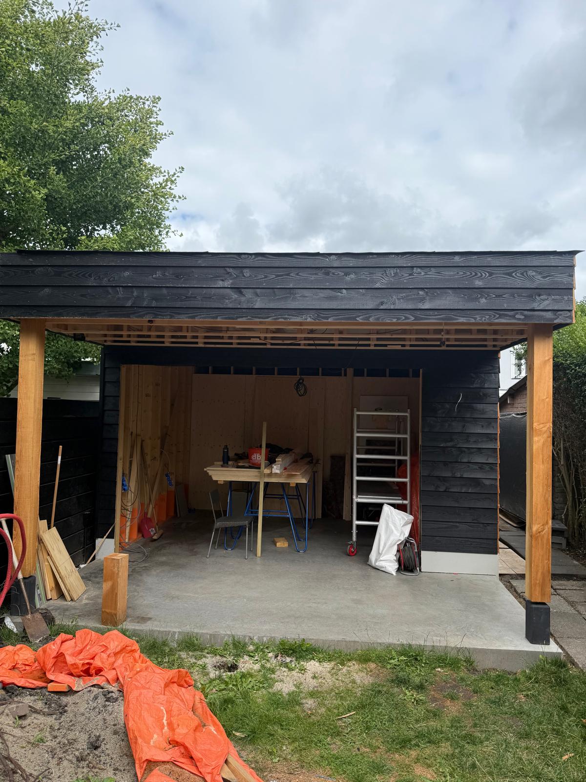 Maatwerk houten berging met overkapping — foto 2